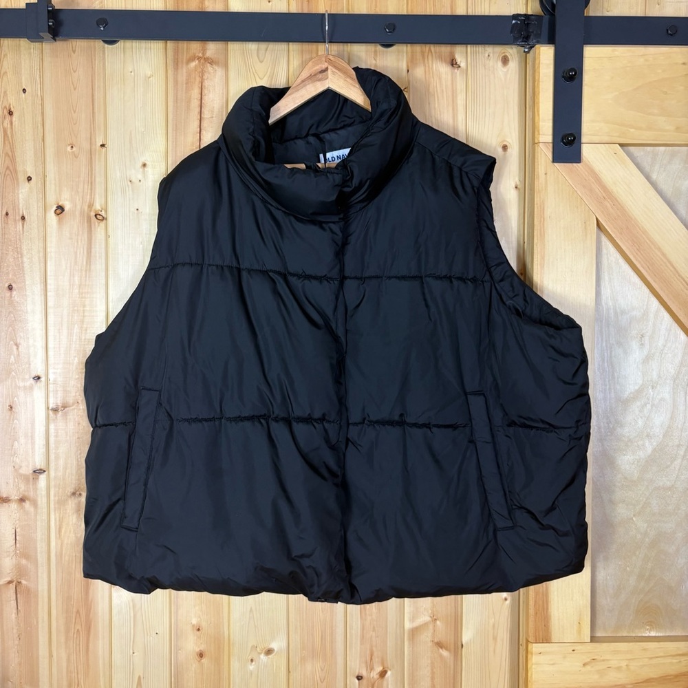 old navy black puffer vest 3X layering spring casual comfort preppy sporty